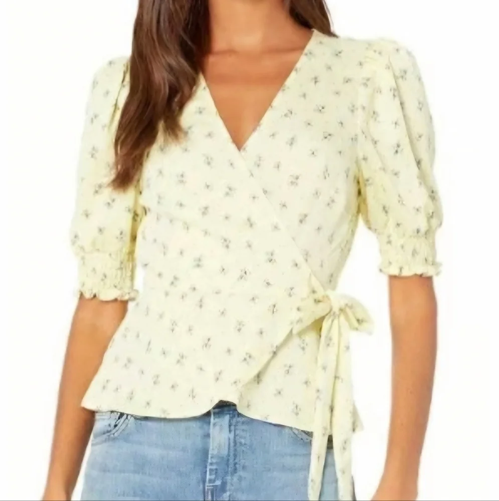 BCBGeneration Ditsy Floral , Wrap Top size Medium.. NWT - Picture 2 of 12